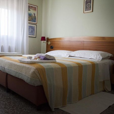 Hotel Trieste Pontelongo Luaran gambar