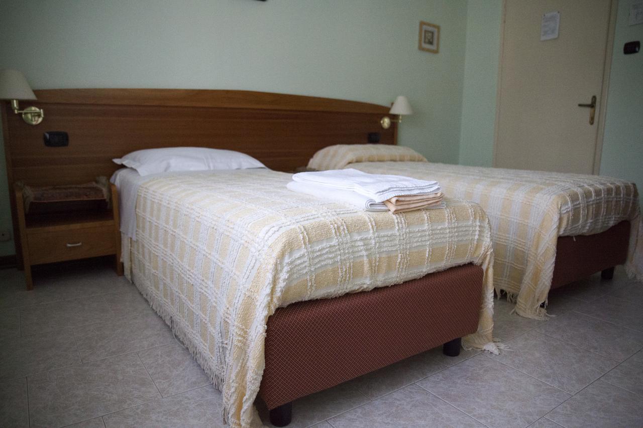 Hotel Trieste Pontelongo Luaran gambar